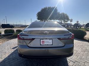 Toyota Camry XLE Híbrido Usado 2025 - Product Image 3