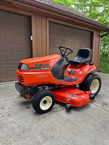 สำหรับเครื่องตัดหญ้าแบบรถแทรกเตอร์ รุ่น B1181 เครื่องยนต์ 2 จังหวะ รุ่นอุตสาหกรรม 125 ซีซี ความจุถังเก็บหญ้า 150 ลิตร แบบตัดหญ้าด้วยใบมีดหมุน  แบบปล่อยหญ้าด้านหลัง - Product Image 3