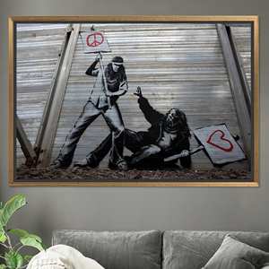 Toile imprimée Banksy Peace vs Love : Décoration d'art urbain abstrait, TOILE ENCADRÉE DORÉE - Product Image 1