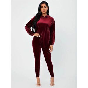 Vente en gros OEM ensemble de survêtement en velours coupe ajustée pour femmes hiver sweat à capuche pour femmes pantalon court strass grande taille design respirant - Product Image 3