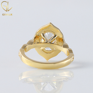 Bague de mariage Halo Vintage de vente chaude, bague de fiançailles en or 14k avec diamant Moissanite original taille ovale 2CT - Product Image 4