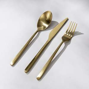 Juego de cubiertos de metal de Diseño Artesanal hecho a mano para comedor tradicional, decoración de cocina única, hospitalidad y regalos - Product Image 1