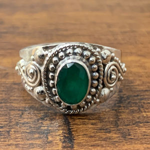 แหวนแชมป์กรีนออนิกซ์ (4.2 กรัม) พลอยธรรมชาติ ตัวเรือนสแตนเลสสตีล ชุบโรเดียม ของขวัญที่สมบูรณ์แบบสำหรับชาวมุสลิม - Product Image 1