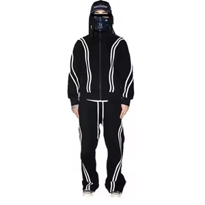 Chándal de moda urbana de moda con patrón de rayas blancas abstractas Ideal para estilos de vida activos y moda moderna - Product Image 1