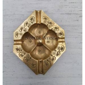 Logo personnalisé et taille disponible plaqué or de haute qualité en métal robuste de forme ronde art créatif moderne cendrier approvisionnement - Product Image 3