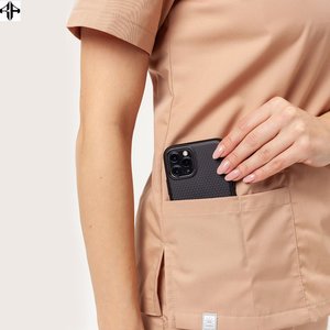 Médico personalizado Scrubs venta al por mayor de poliéster y algodón Scrubs para las mujeres del Hospital uniformes conjuntos nueva moda 2025 mejor Artical - Product Image 3