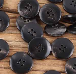 Boutons ronds en corne véritable de style animal de bonne qualité, faits à la main, pour manteau en laine pour femmes et costume pour hommes, objet de collection - Product Image 2