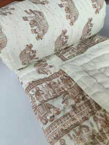 Couverture Kantha en coton à imprimé animal réversible de Jaipur - Product Image 3