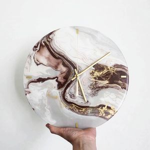 HAGA CLIC EN RELOJ DE PARED DE RESINA CON Reloj de pared de diseño artístico hecho a mano único Arte de resina de La India - Product Image 6