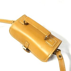 Monedero de mensajero compacto estilo colegial Vintage con asa superior de cuero bolso de hombro genuino duradero hecho a mano Indonesia - Product Image 3