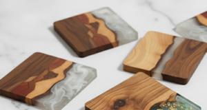 Ensemble de dessous-de-verre en résine de bois durable de qualité supérieure |   Sous-verres en résine époxy faits à la main, impression découpée |   Promotion de bar à domicile écologique - Product Image 5