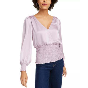 Top da donna LEYDEN in raso con scollo a V viola taglia media - Product Image 1