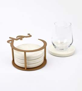 Ensemble de dessous-de-verre ronds en marbre blanc élégant avec support en métal design pour la décoration intérieure moderne et édition d'accent de table haut de gamme - Product Image 1