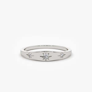 Anillo Apilable Starlit con Tres Diamantes, 0.06 Ctw, Color G, Claridad SI, Oro Sólido de 14K, Engaste de Estrella, Pieza para Uso Diario, Ideal para Regalo - Product Image 3