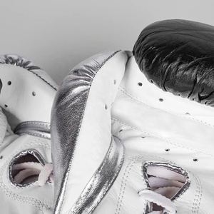 ถุงมือชกมวยสำหรับใช้ในชีวิตประจำวัน พร้อมแผ่นรองด้านในนุ่มและโครงสร้างด้านนอกแข็งแรง ช่วยปกป้องมือสำหรับการฝึกซ้อมฟิตเนสและการออกกำลังกาย - Product Image 4