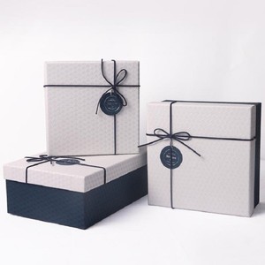 Caja de Regalo Personalizada de Papel de 2 mm de Grosor para Cumpleaños, Navidad, San Valentín, Bodas, con Cubierta Superior UV y Dos Piezas Inferiores - Product Image 6
