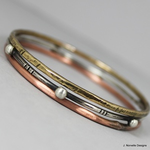 Brazaletes de Latón Hechos a Mano, Joyería Tradicional India Elaborada con Latón de Primera Calidad, con un Diseño Elegante y un Acabado Liso - Product Image 3