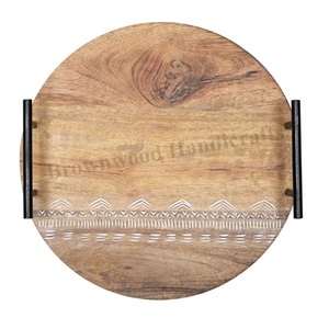 Plateau de service en bois de manguier de forme ronde fait à la main de qualité supérieure avec poignées en métal Fournisseur principal Parfait à bon prix pour un usage domestique - Product Image 4