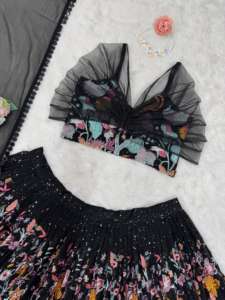 Hermosa ropa de boda Lehenga Choli con hilo y trabajo de secuencia - Product Image 5