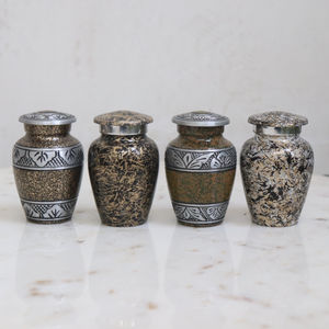 Urna de cremación de tamaño pequeño de diseño personalizado HHO, urna de recuerdo de cenizas recién llegada con técnica de fundición, embalaje exclusivo - Product Image 5