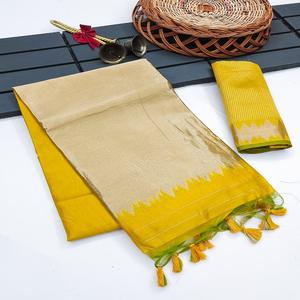 Sari de soirée formel en soie brute Khadi, doux et fluide, avec une magnifique bordure de pallu en Zari doré et une blouse fantaisie à franges contrastantes - Product Image 1