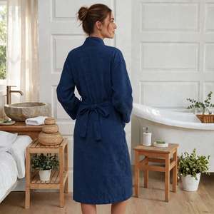 Peignoir de luxe en coton interlock tricoté gaufré, doux et confortable, unisexe, pour hôtel et spa, fabriqué en Turquie - Couleur bleu marine - Product Image 3