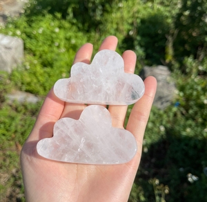 Cristal de Cuarzo Transparente Tallado a Mano en Forma de Nube, Artesanía de Cristal para Decoración y Regalo, Piedra Increíblemente Confortante y Apoyadora, Gujarat - Product Image 1
