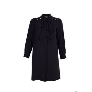 เสื้อคลุมสีดำสำหรับสุภาพสตรี แต่งระบาย ปักลายดอกไม้ พร้อมกระดุม - Product Image 1