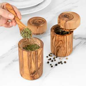 Ensemble de 2 outils pour herbes et épices en bois d'olivier, salière avec couvercle (10/12 cm) - Product Image 5