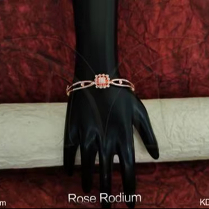 Elegante Rosa rodio pulido CZ AD piedra completa Kada hermosa fiesta desgaste joyería para mujeres Ideal para bodas y festivas - Product Image 1