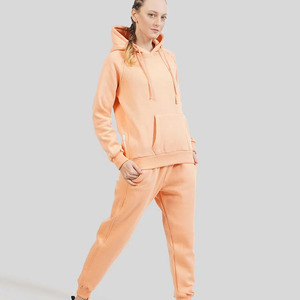 Conjunto Deportivo para Mujer en Color Beige, Chaqueta Tipo Pullover con Pantalones Jogger a Juego, Atuendo Deportivo Informal para Gimnasio o Viajes - Product Image 6