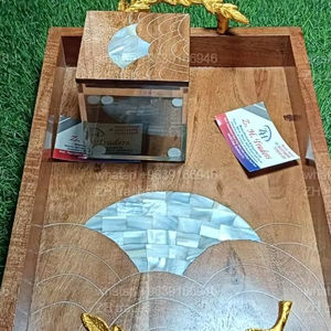 Pot en acrylique de luxe spécial Ramadan avec couvercles en nacre et plateau en bois incrusté de designer pour fruits, dattes, célébrations, bonbons - Product Image 3