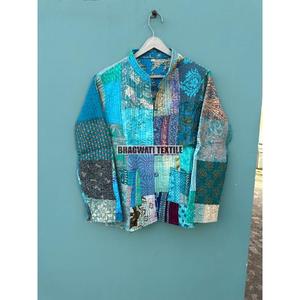 Veste en coton bohème réversible faite à la main pour femmes indien Patchwork imprimé matelassé manteau court broderie respirant vacances - Product Image 1