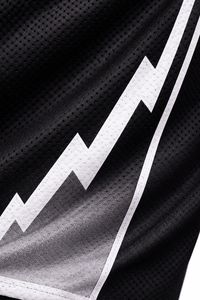 Ensemble Maillot et Short de Basketball Personnalisé en Gros – Design Éclair Noir et Blanc Sublimé – Tenue d'Équipe Respirante - Product Image 6