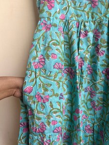 เดรสผ้าฝ้ายอินเดียแบบบล็อกแขนยาวเสื้อพิมพ์ลายทำจากผ้าฝ้ายธรรมชาติเป็นมิตรกับสิ่งแวดล้อมชุดสวมใส่ได้ทุกวัน - Product Image 4