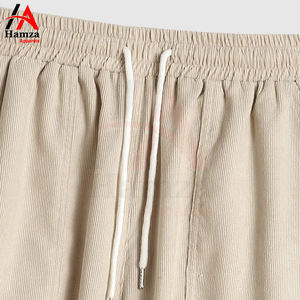 กางเกงลำลองผู้ชายผ้าลูกฟูกน้ำหนักเบา มีเชือกผูกและกระเป๋า สไตล์สตรีทแวร์ สีน้ำตาลอ่อนแบบกำหนดเอง จาก Hamza Apparels - Product Image 4