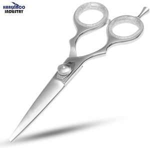 Ciseaux de barbier professionnels en acier inoxydable japonais, ciseaux de coiffure écologiques pour salon de coiffure - Product Image 1