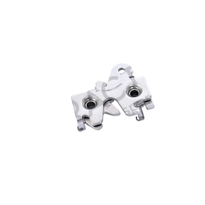 Loquet de capot AL220952 compatible avec les tracteurs John Deere 6M 6R 6090M 6100M 6110R 6120R - Product Image 1