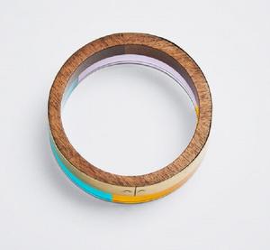 Bracelets de mode faits à la main de haute qualité personnalisé usine directe plusieurs couleurs en bois résine laiton bracelets pour dames - Product Image 1