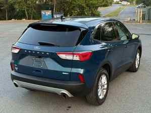 Vehículo Usado, Escapes SE 2020, SUV 4 Puertas con Tracción en las Cuatro Ruedas (Motor 4.1-6L 3 Cilindros de Aspiración Natural 8A), Asientos de Cuero, Techo Panorámico - Product Image 6