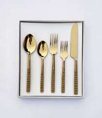 ชุดช้อนส้อมทองเหลืองขัดเงาอย่างดี งานฝีมือประณีต สำหรับใช้ในครัวและบนโต๊ะอาหาร เหมาะสำหรับการจัดเลี้ยง - Product Image 2