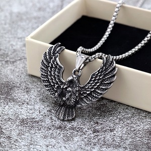 Collar con Colgante de Acero Inoxidable Estilo Retro yunnique para Hombre y Mujer, Diseño de Águila de un Solo Lado, Estilo Versátil para el Budismo - Product Image 2