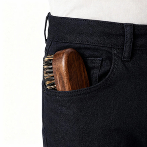 Brosse à barbe en crin de cheval MORGANS INDUSTRIES, manche en bois, écologique, portable, forme ovale, pour le soin et l'entretien masculin - Product Image 3