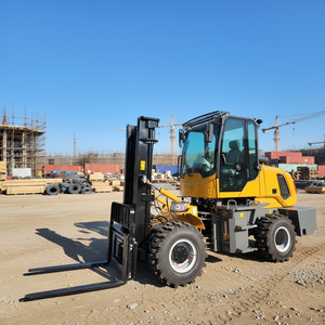 Geländegängiger Diesel-Gabelstapler 3 Tonnen 3,3m Hubhöhe 4WD Geländestapler für Landwirtschaft und Bau Großhandel - Product Image 1