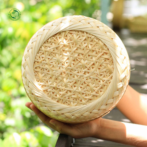 Boîte-cadeau ronde en bambou avec couvercle tissé Boîte-cadeau en bambou stratifié naturel et emballage de stockage Produit de vente en gros au Vietnam. - Product Image 3