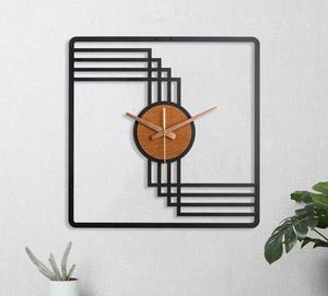 Horloge murale en fer de style traditionnel pour une décoration intérieure classique alliant art et accessoire mural fonctionnel - Product Image 4