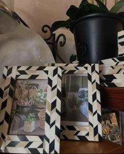 Elegante marco de fotos de hueso y resina hecho a mano personalizado con nombres o fechas pulido a mano para regalos de ocasiones especiales - Product Image 6