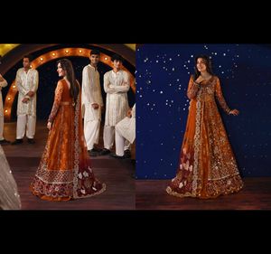 Nureh ชุดเดรสผ้าชิฟฟ่อน4ชิ้นตกแต่งและปักลายหรูหราพร้อมชุดดูพญานาคปากีสถาน - Product Image 4