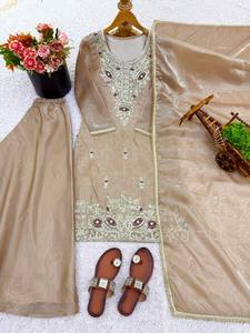 Nueva Colección Premium de Salwar Kameez para Mujer, Confeccionada, con Bordado Intenso y Lentejuelas para Fiestas - Product Image 3
