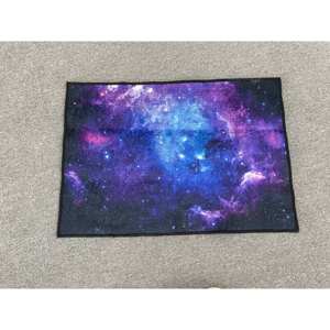 Tapis imprimé paysage ciel étoilé, motif violet et bleu pour un nettoyage facile, tapis en velours - Product Image 1